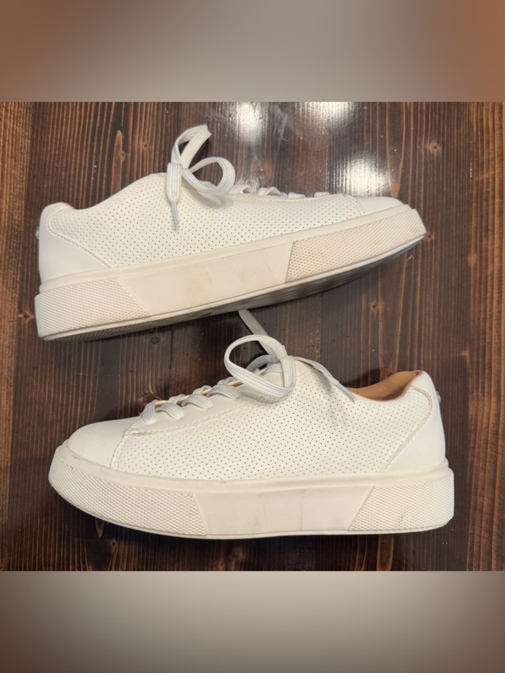 Steve Madden Stash Women’s White Perforated Platform Sneakers Size 8